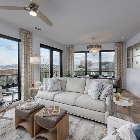 Elegant Corner Penthouse With Private Balcony, Skyline Views, Pool, And Gym Apartamento Nashville Exterior foto