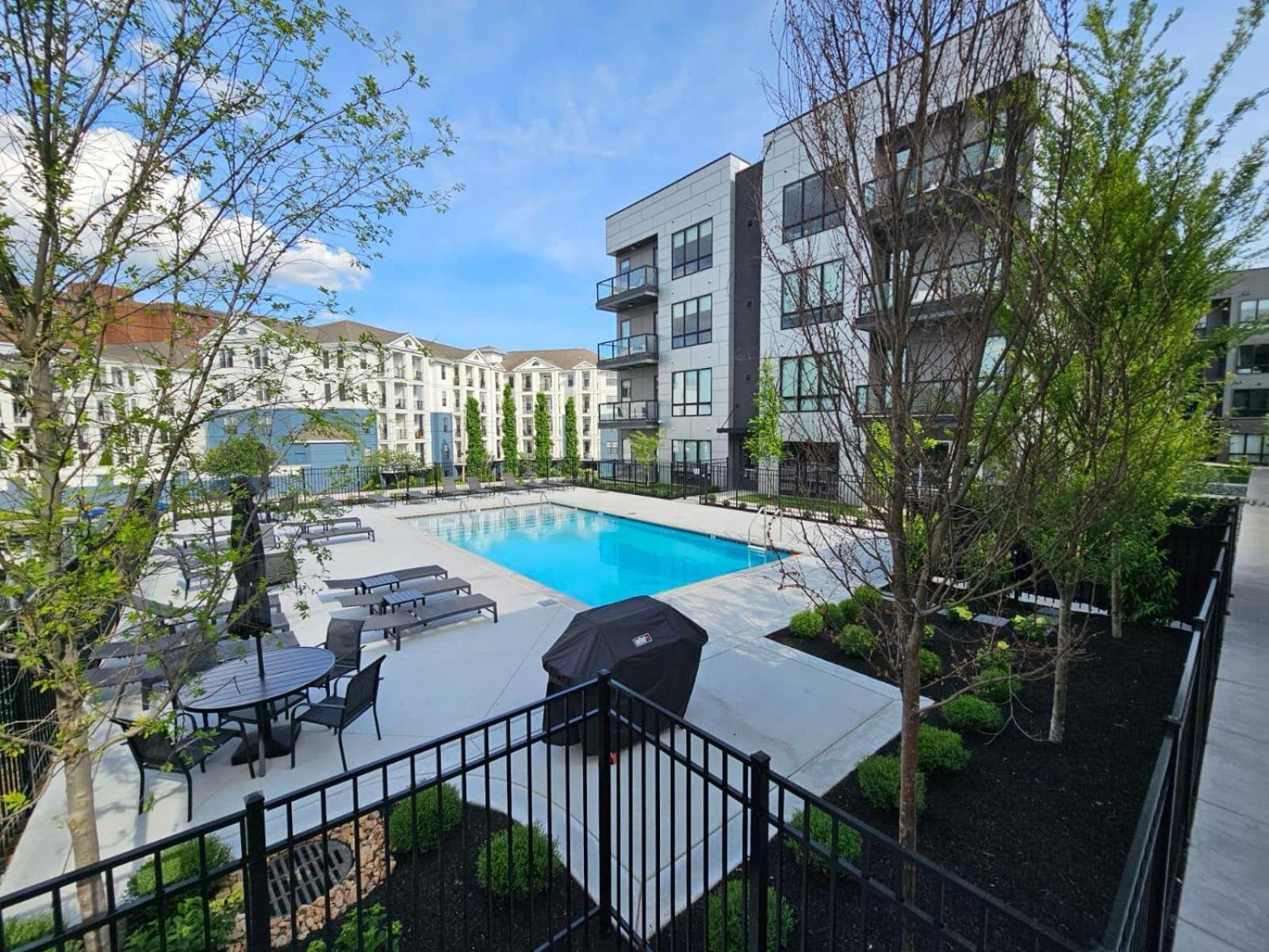 Elegant Corner Penthouse With Private Balcony, Skyline Views, Pool, And Gym Apartamento Nashville Exterior foto